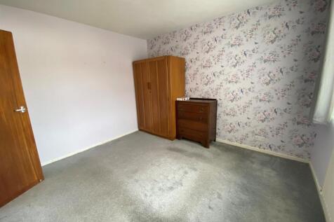 Bedroom 1.2.jpg