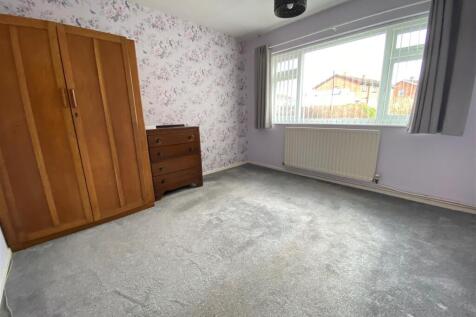 Bedroom 1.3.jpg