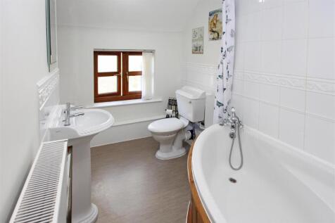 Bathroom.JPG