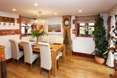Dining area.JPG