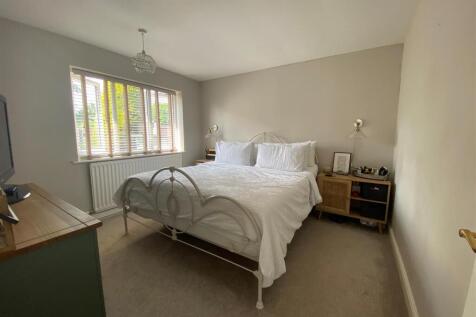 Bedroom 1.1.jpg