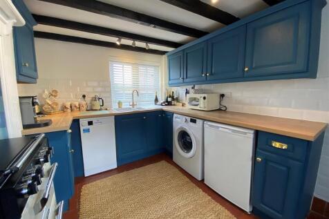 Kitchen 1.5.jpg