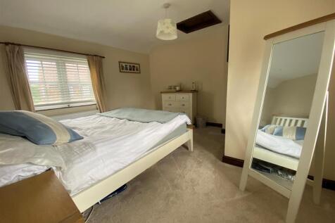 Bedroom 2.2.jpg