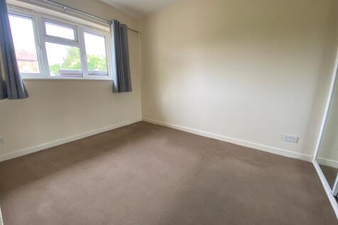 Bedroom 1.3.jpg