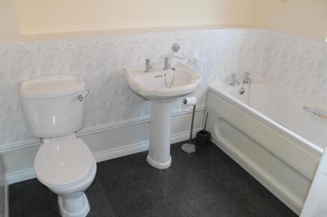 Bathroom.JPG