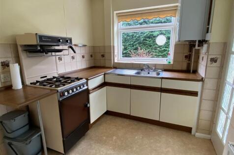 Kitchen 2.jpg