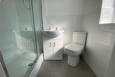 Ensuite 1.jpg