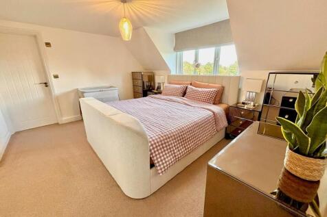 Principal Bedroom.jpg