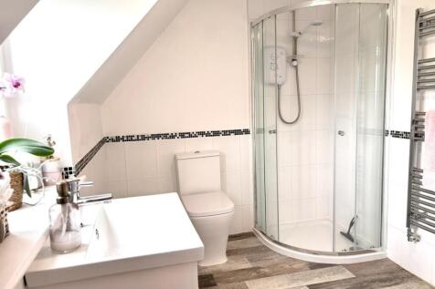 Shower room 2.jpg