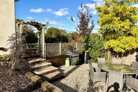 Rear garden 1.jpg