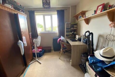 Bedroom 2.2.jpg