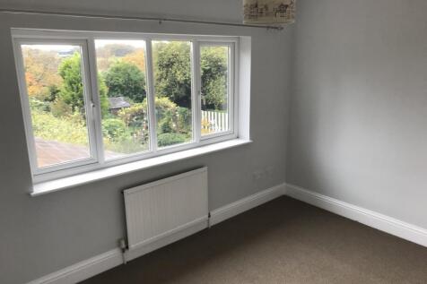 Rear left bedroom
