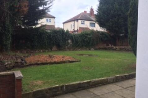 Large secluded back garden