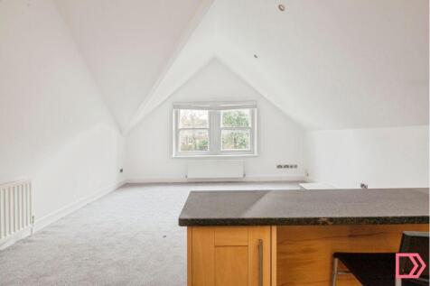 Open plan living room, freshly painted &#43; new carpe