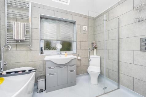 6 Ambleside Drive (Spalding)-24