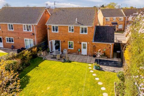 2 St Marys Gardens (Cowbit)-2
