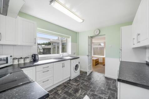 19 Reynolds Gardens (Moulton)-24