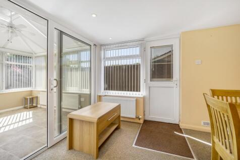 19 Reynolds Gardens (Moulton)-26