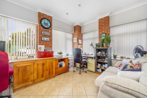 11 Seas End Road (Moulton Seas End)-14