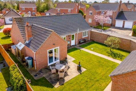 7 Richard Busby Way (Lutton)-2