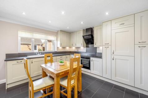 7 Richard Busby Way (Lutton)-21