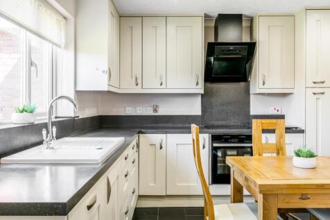 7 Richard Busby Way (Lutton)-23