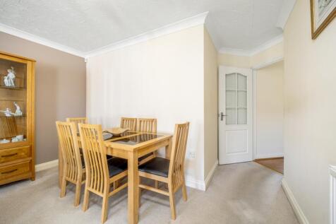 7 Richard Busby Way (Lutton)-27