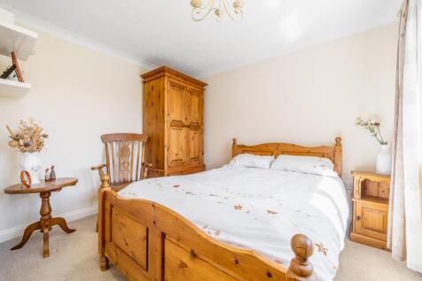 7 Richard Busby Way (Lutton)-29