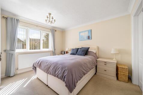7 Richard Busby Way (Lutton)-15