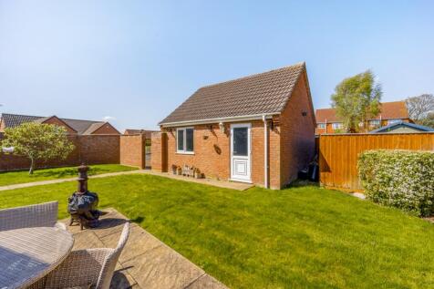 7 Richard Busby Way (Lutton)-12