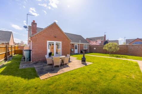 7 Richard Busby Way (Lutton)-13