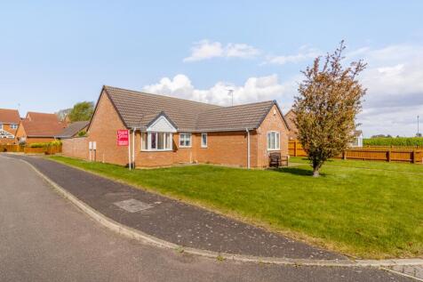 7 Richard Busby Way (Lutton)-6