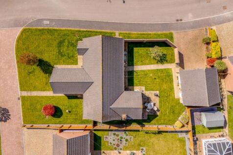 7 Richard Busby Way (Lutton)-4