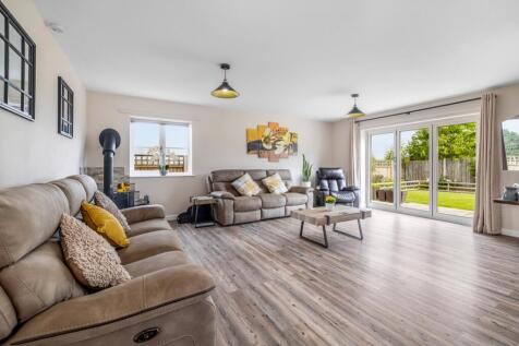 10 Cavell Way (Fleet)-29
