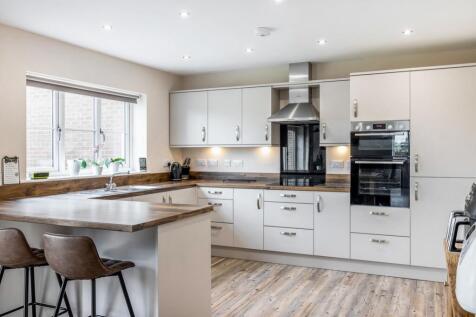 10 Cavell Way (Fleet)-21