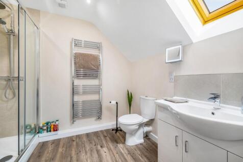 10 Cavell Way (Fleet)-35