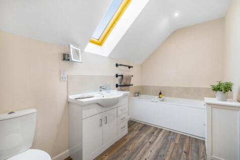 10 Cavell Way (Fleet)-36