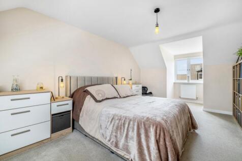10 Cavell Way (Fleet)-37