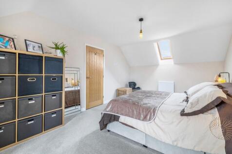 10 Cavell Way (Fleet)-38