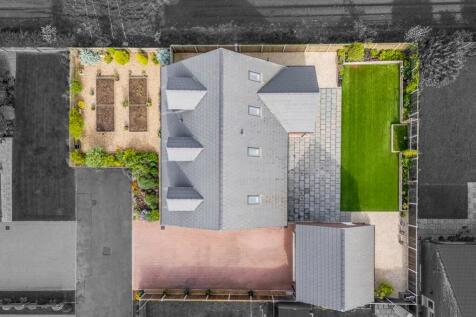 10 Cavell Way (Fleet)-5