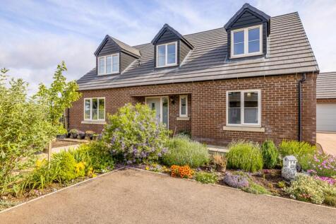 10 Cavell Way (Fleet)-8