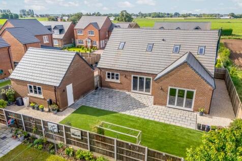 10 Cavell Way (Fleet)-3