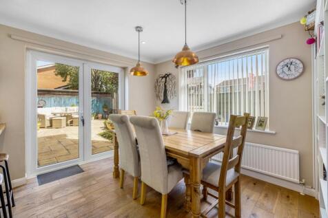 13 Viceroy Drive (Pinchbeck)-24