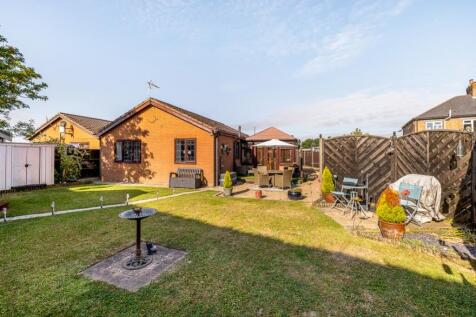 16 Clough Road (Holbeach)-11