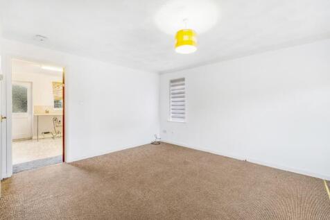 54 Fairfields (Holbeach)-13