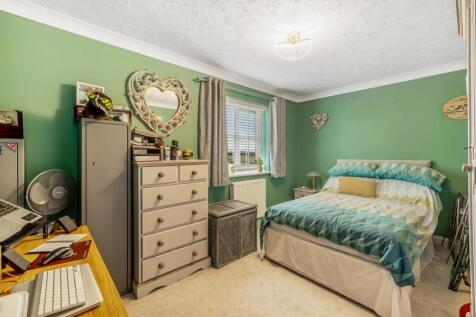 5 Richard Busby Way (Lutton)-28