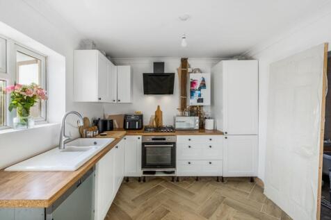 28 Albert Avenue (Gedney)-19