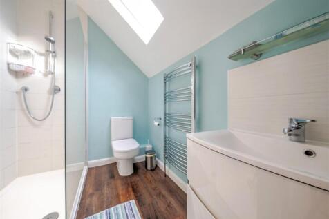 En suite bathroom