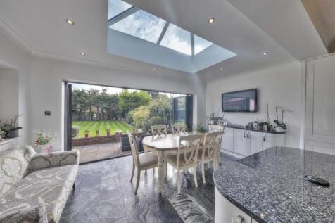 Kitchen/ Breakfast
