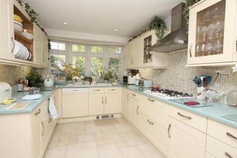 Kitchen.JPG